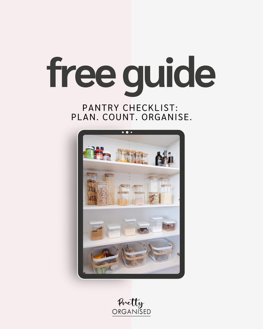 FREE guide!  Pantry Checklist