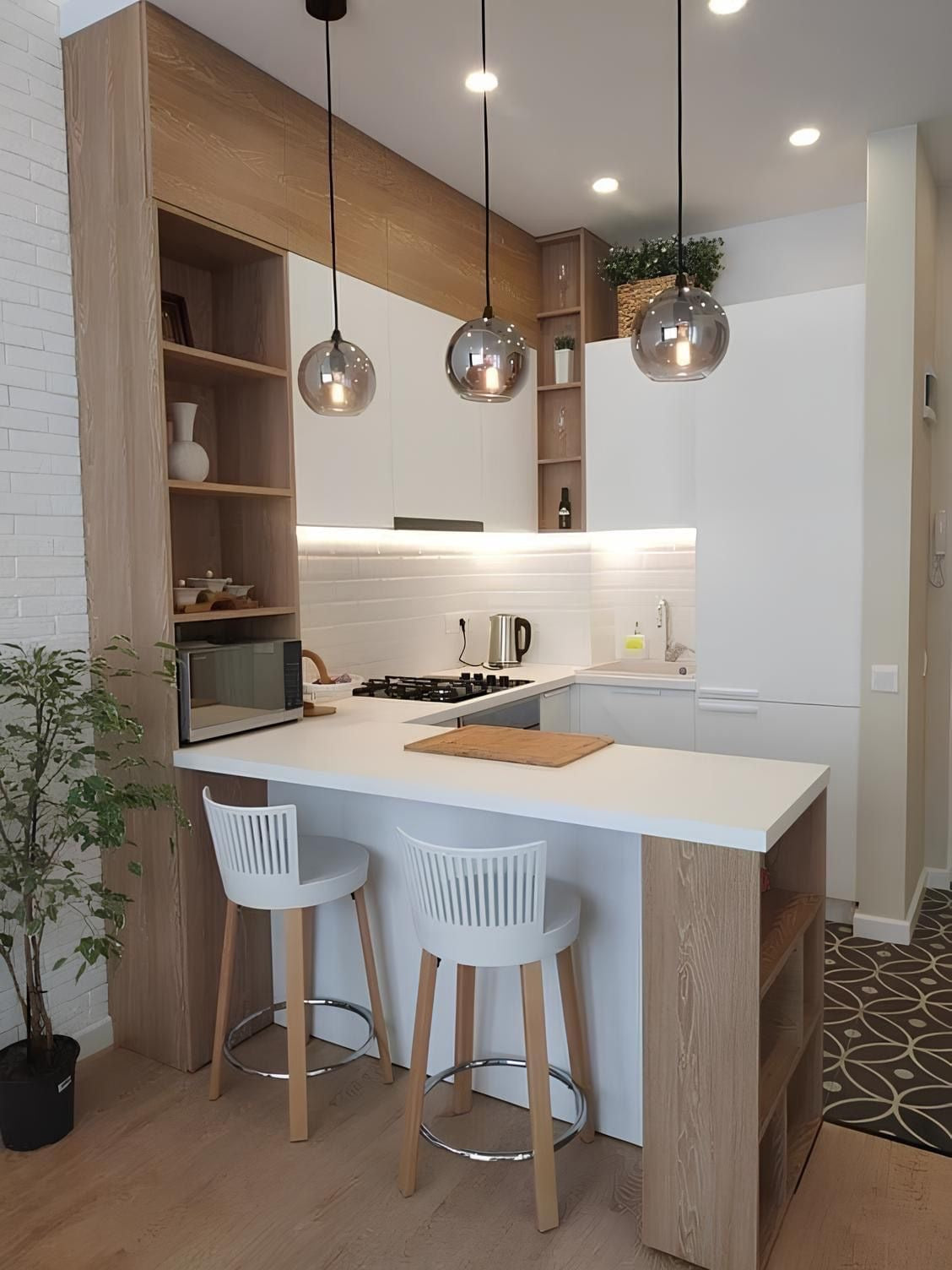 Small space, big potential:  Storage Solutions & Decluttering Tips for Homes with Minimal Storage