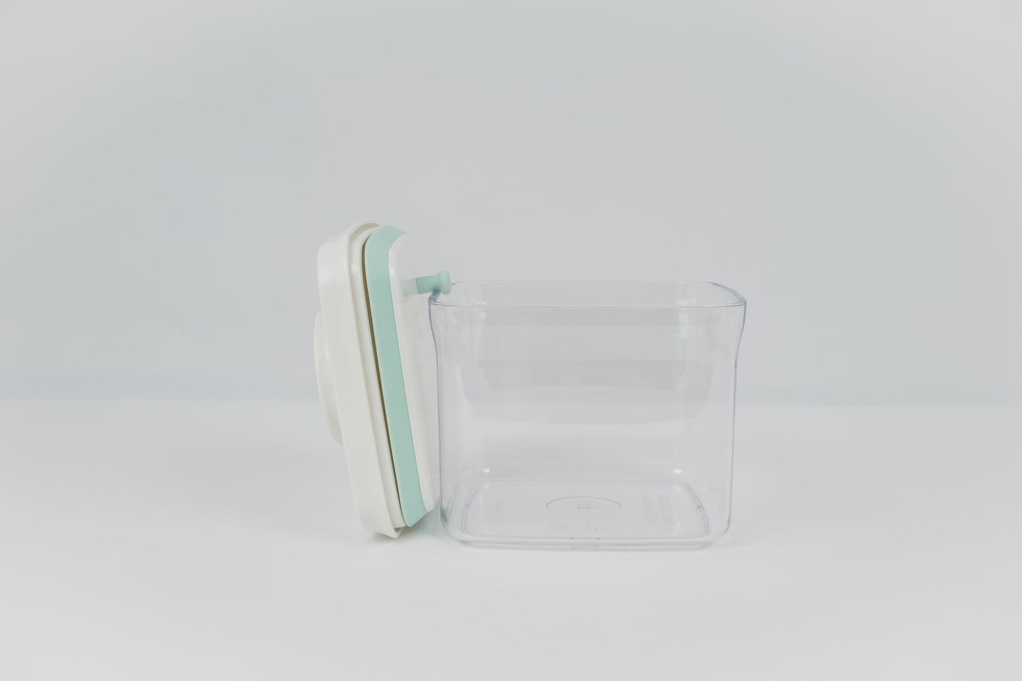 850ml plastic push-tight airtight container, perfect for kitchen storage and pantry organisation in NZ homes.
